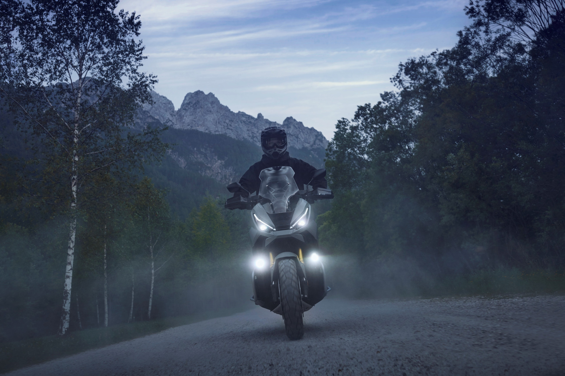 486163 25YM Honda X-ADV