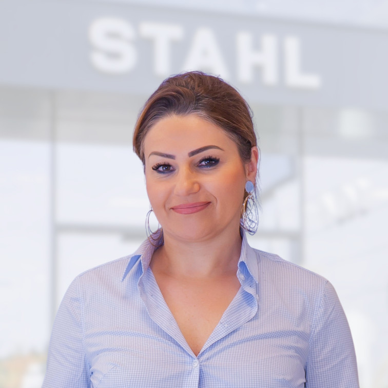 Mitarbeiterfotos  Auto Stahl Website Team Assistentin Karosserie Wien 22 ISPAS Rodica-Mioara 2026-756x756