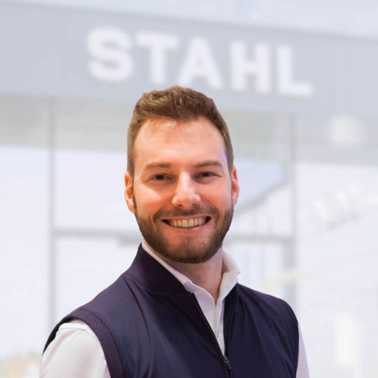 Relaunch Mitarbeiterfotos Auto Stahl Website 2026 Verkauf JLR Roman Lauscha-756x756