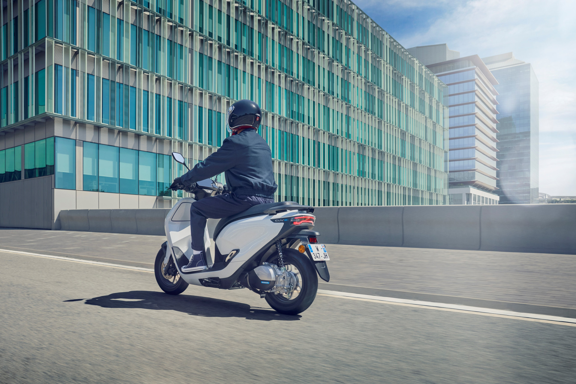 504503 25YM Honda CUV e