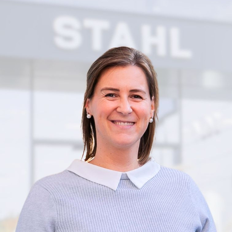 Mitarbeiterfotos Auto Stahl Website Sabine Panner HR Team 2026-756x756