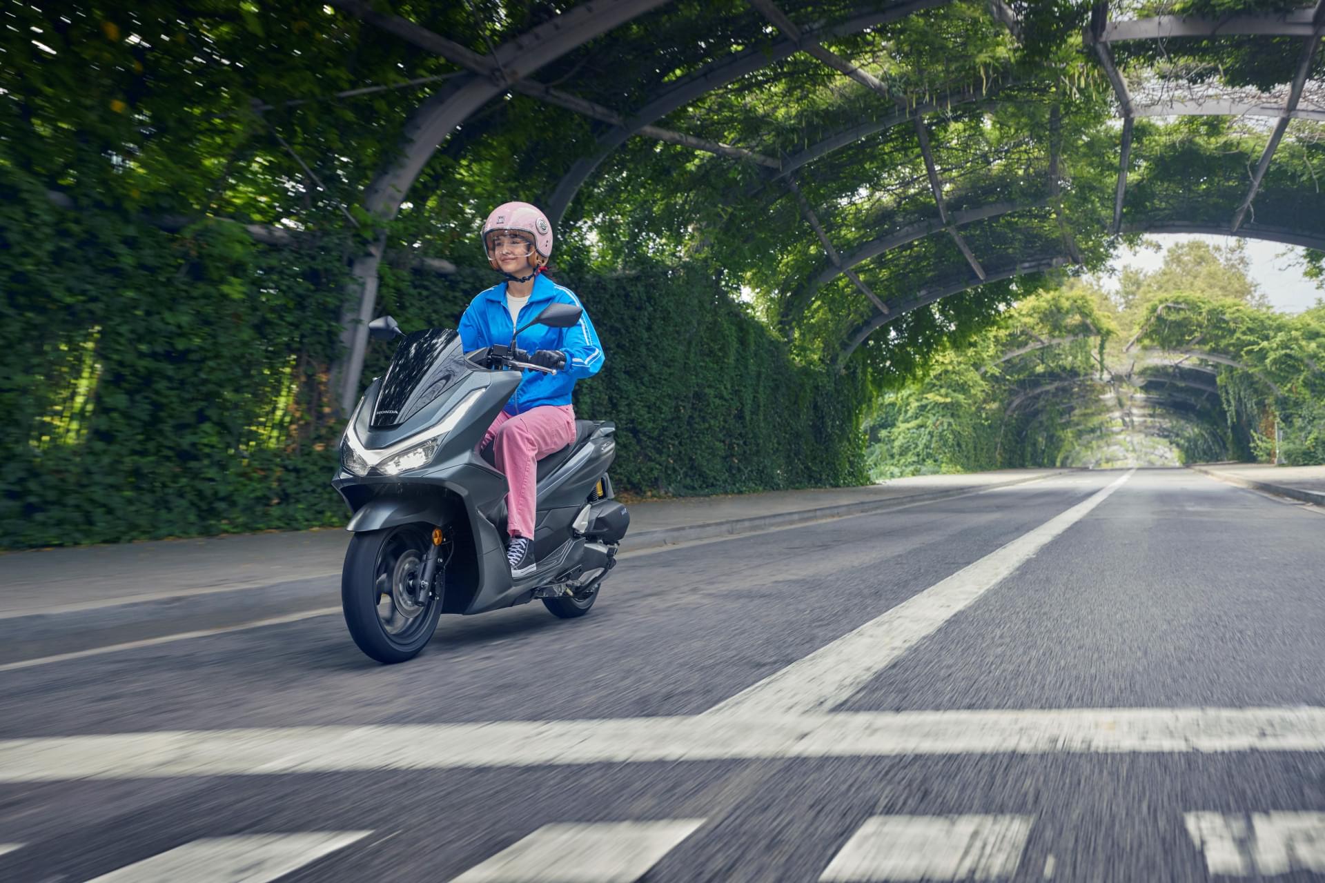 504662 25YM Honda PCX125