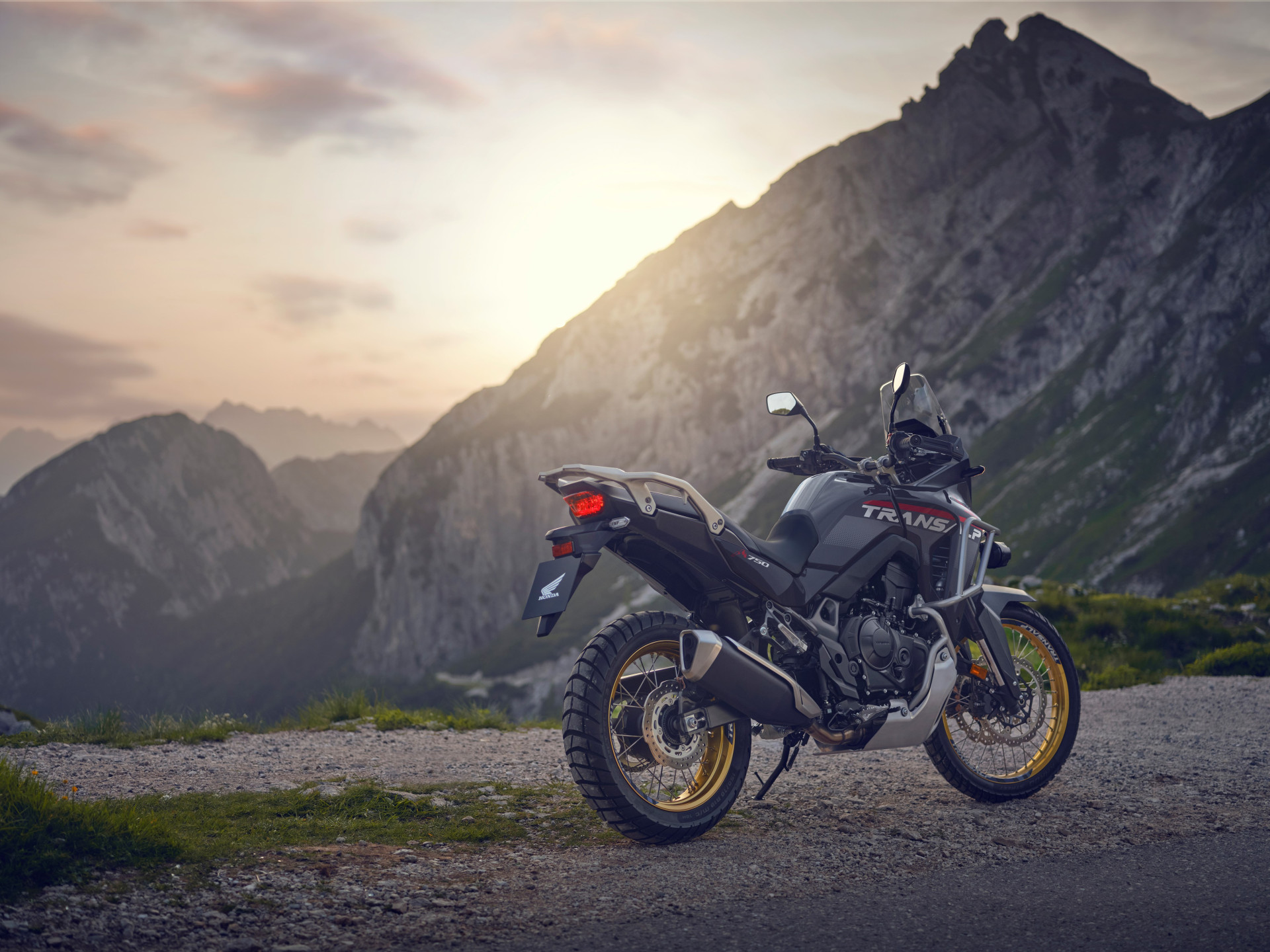 504912 25YM Honda XL750 Transalp