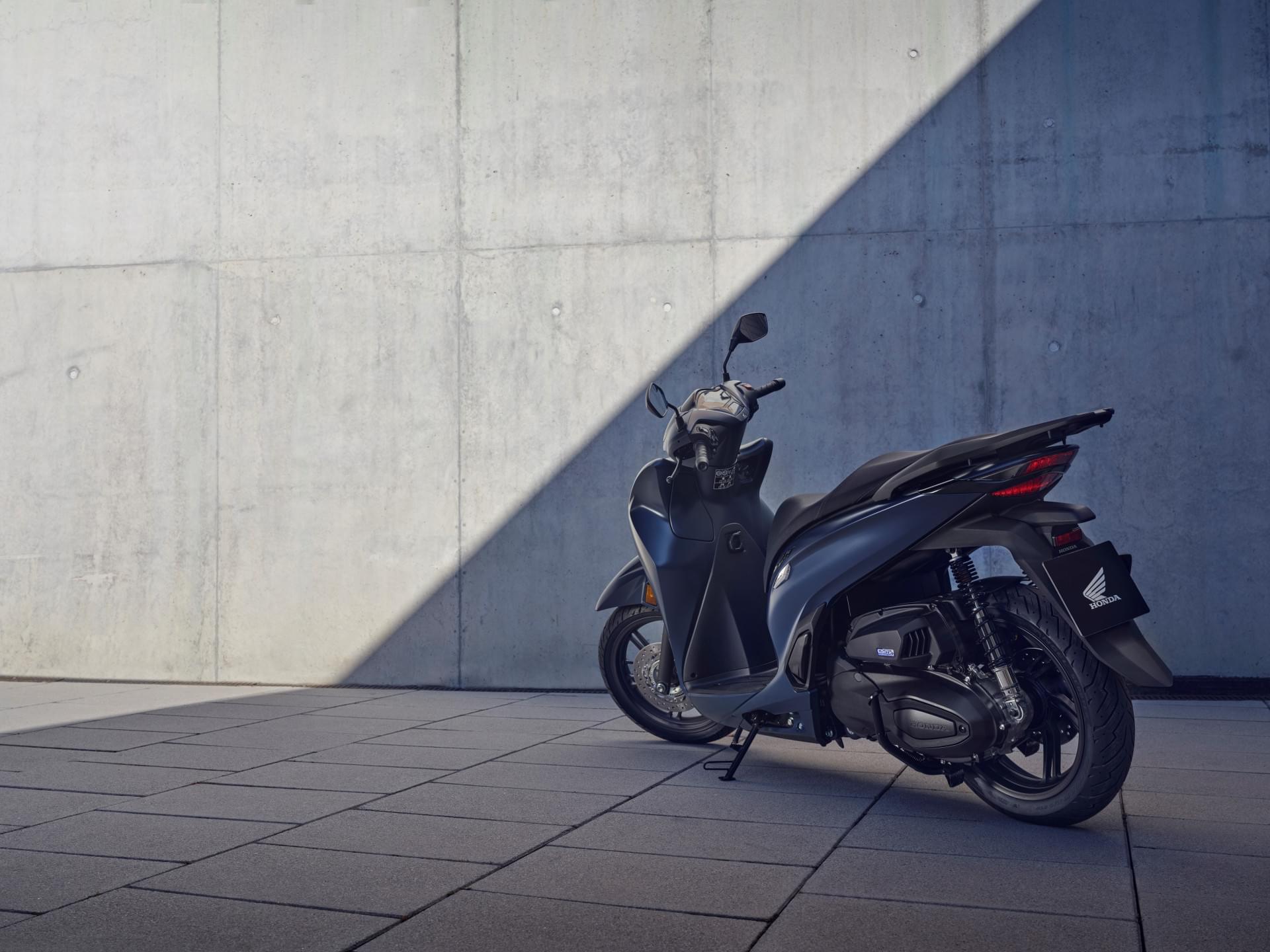 504756 25YM Honda SH350i