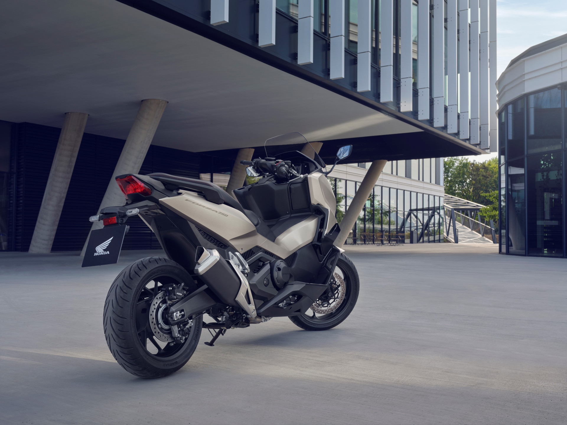 493080 25YM Honda Forza 750