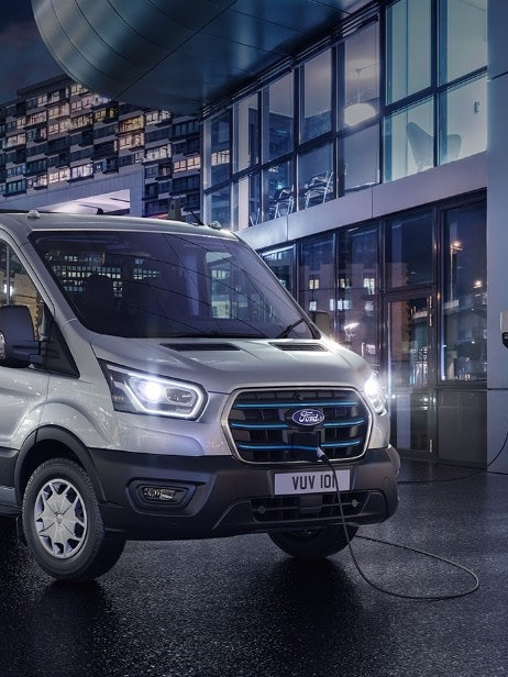 ford-eu-e-transit-chassis-bb-V363 55016 R 55907 2160x925 bbso.jpg.renditions.original-462x616