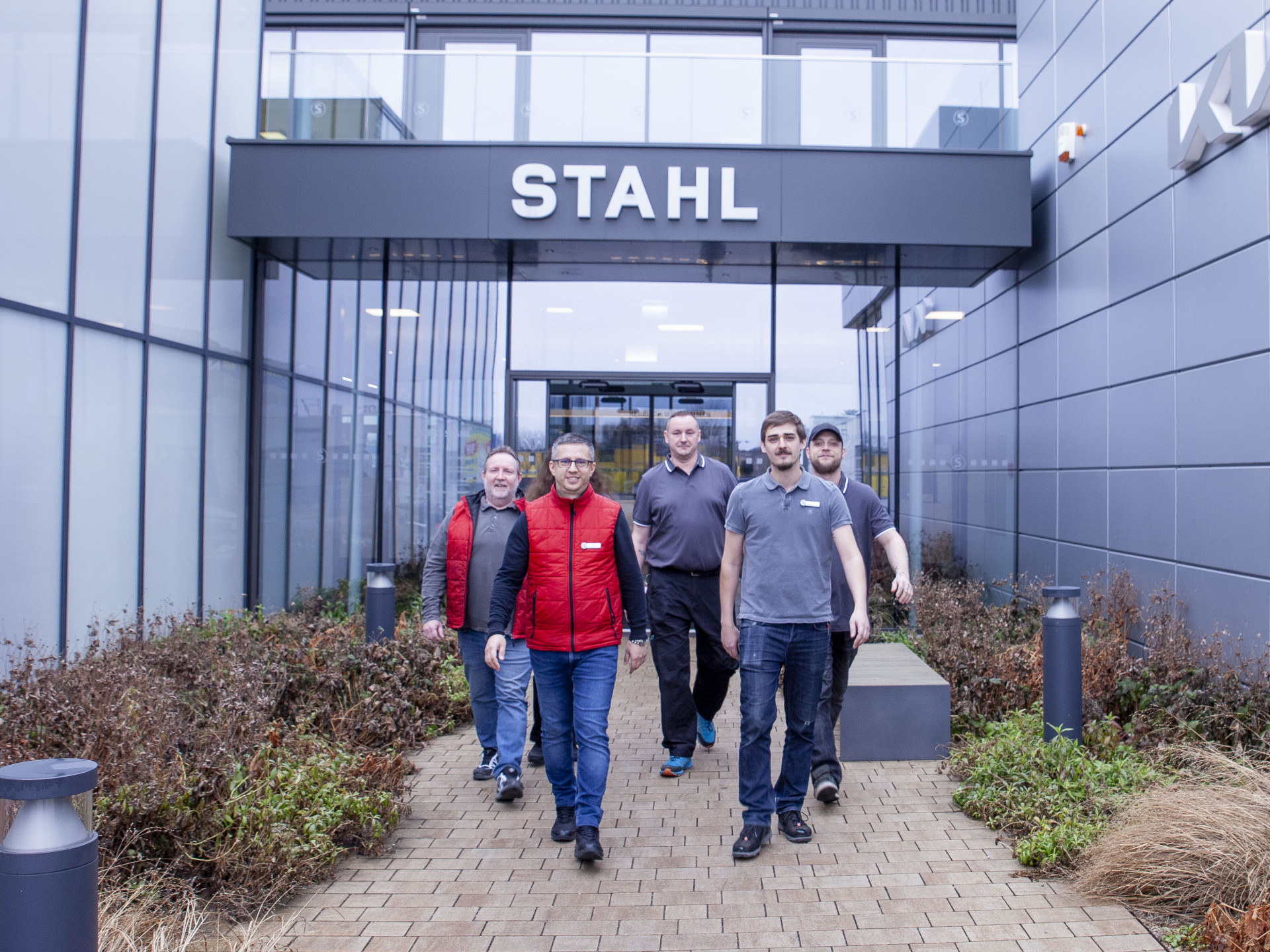 Auto Stahl Wien 22 – Lagerteam – Fotoshooting 20250227-71-3684x2762