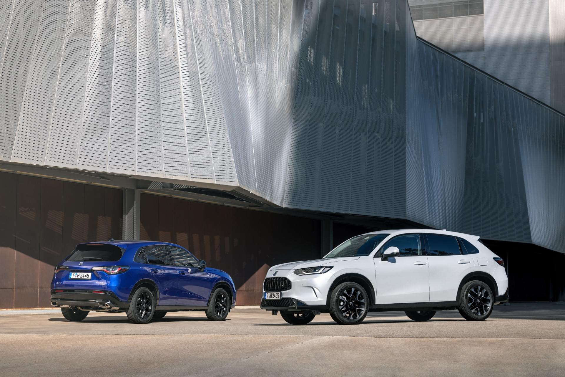 440030 2023 Honda ZR-V e HEV - Group Shot