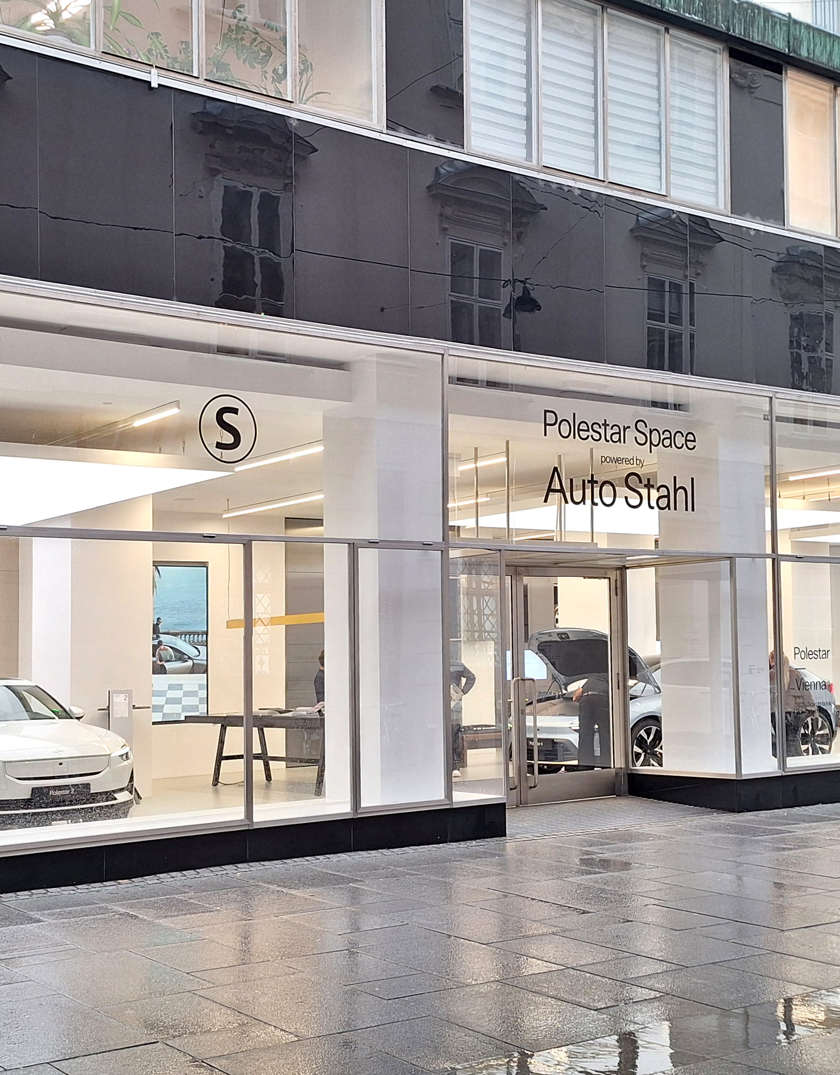 Auto Stahl Wien 1 – Fotoshooting Außenansicht 2 Polestar Space 20250913 ret-1681x2153